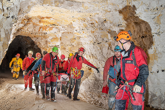 The stretcher carry to the shaft.