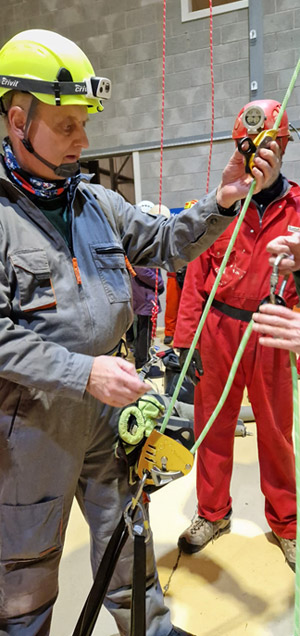 Using a Petzl Maestro in conjunction with a Petzl Rescucender.
