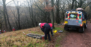 training in Nimmings Wood Preparing the stretcher
